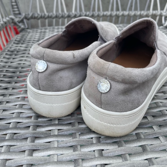 Steve Madden Gills Suede Platform Slip-on Sneaker - Picture 4 of 10